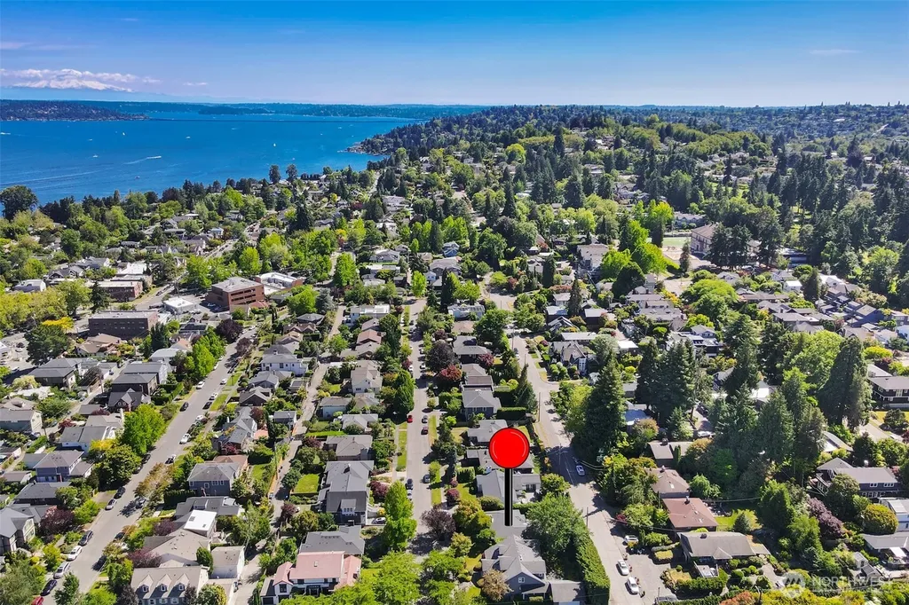 1871 40th Avenue E Seattle WA 98112