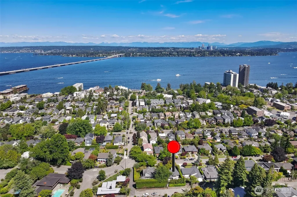 1871 40th Avenue E Seattle WA 98112