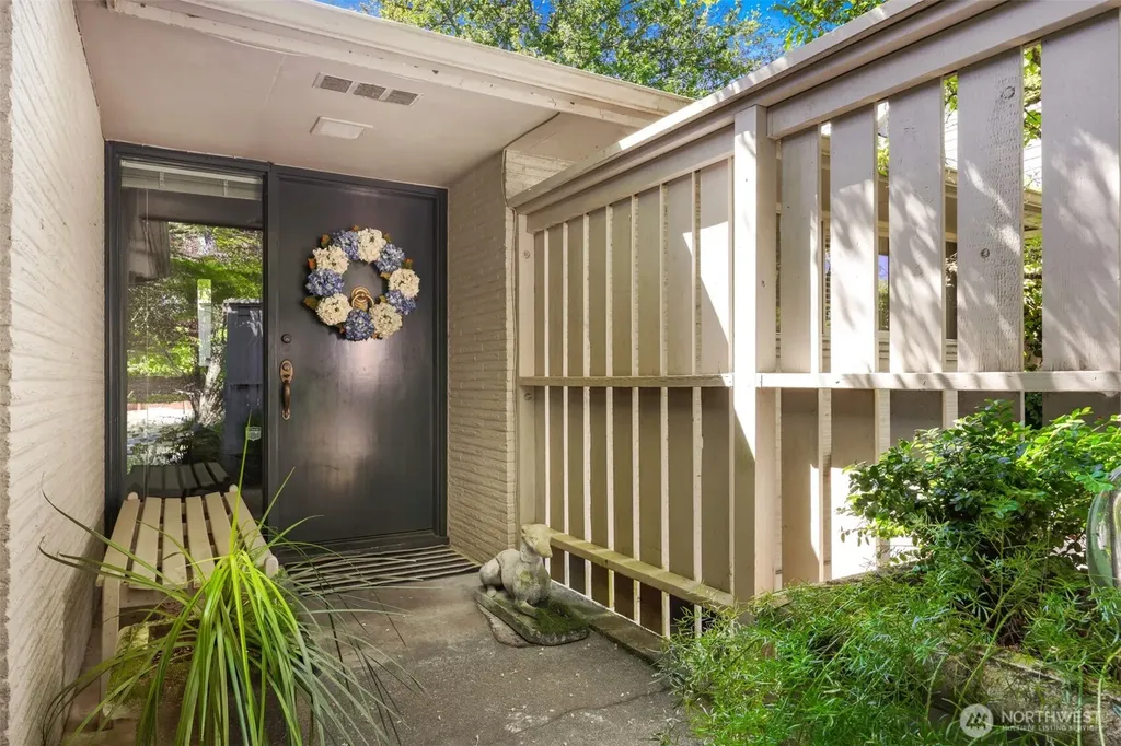 1871 40th Avenue E Seattle WA 98112