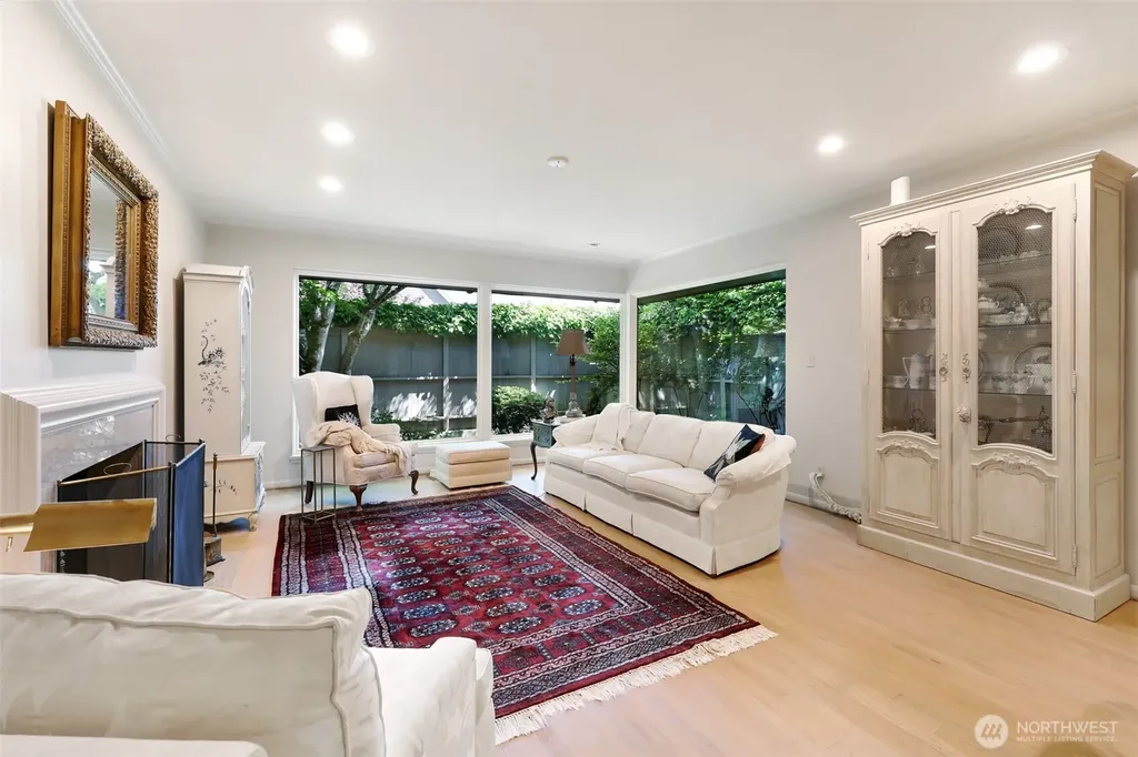 1871 40th Avenue E Seattle WA 98112