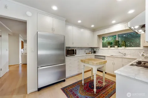 1871 40th Avenue E Seattle WA 98112