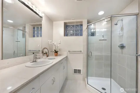 1871 40th Avenue E Seattle WA 98112