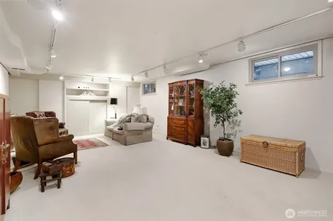 1871 40th Avenue E Seattle WA 98112