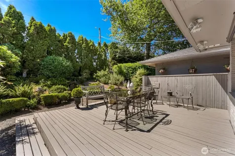 1871 40th Avenue E Seattle WA 98112
