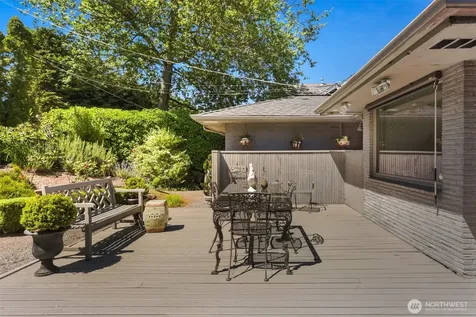 1871 40th Avenue E Seattle WA 98112