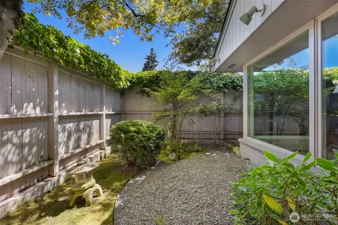 1871 40th Avenue E Seattle WA 98112