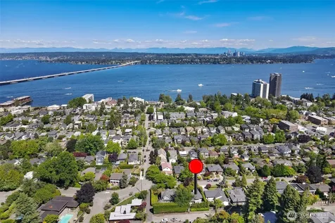 1871 40th Avenue E Seattle WA 98112