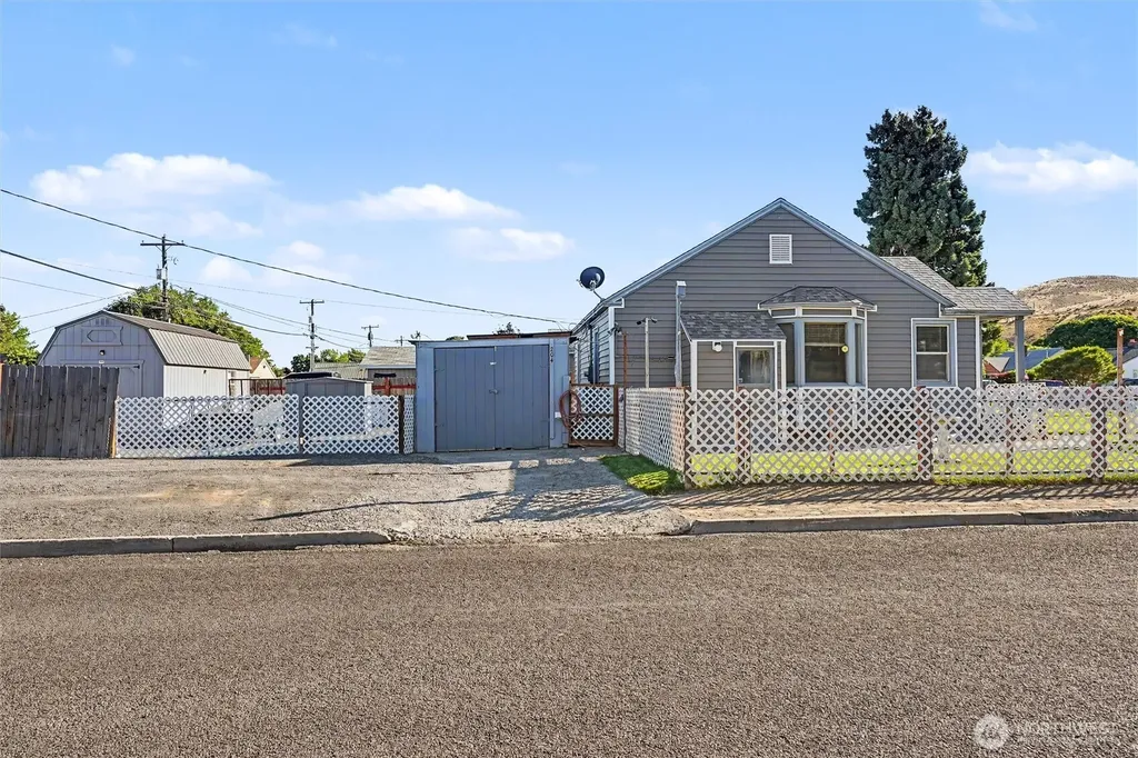 204 E Street SW Ephrata WA 98823