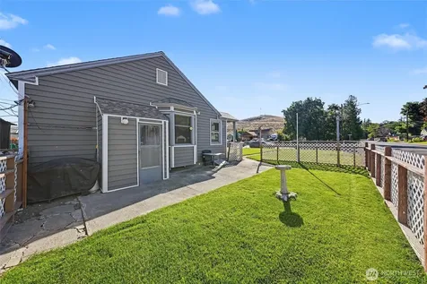 204 E Street SW Ephrata WA 98823