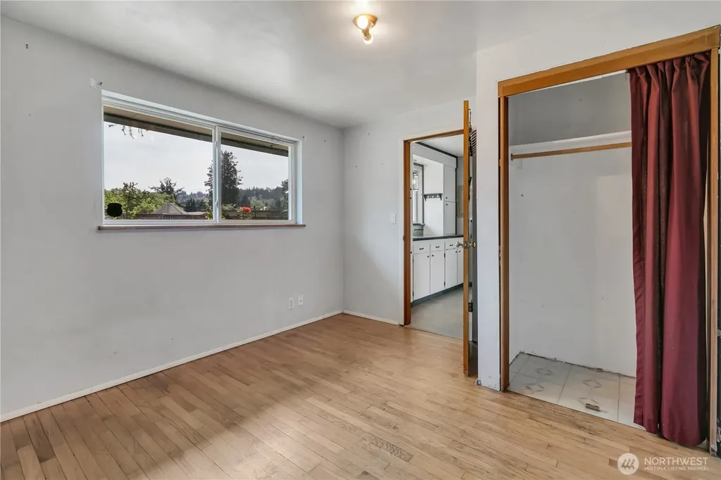 109 Pacific Avenue S Pacific WA 98047