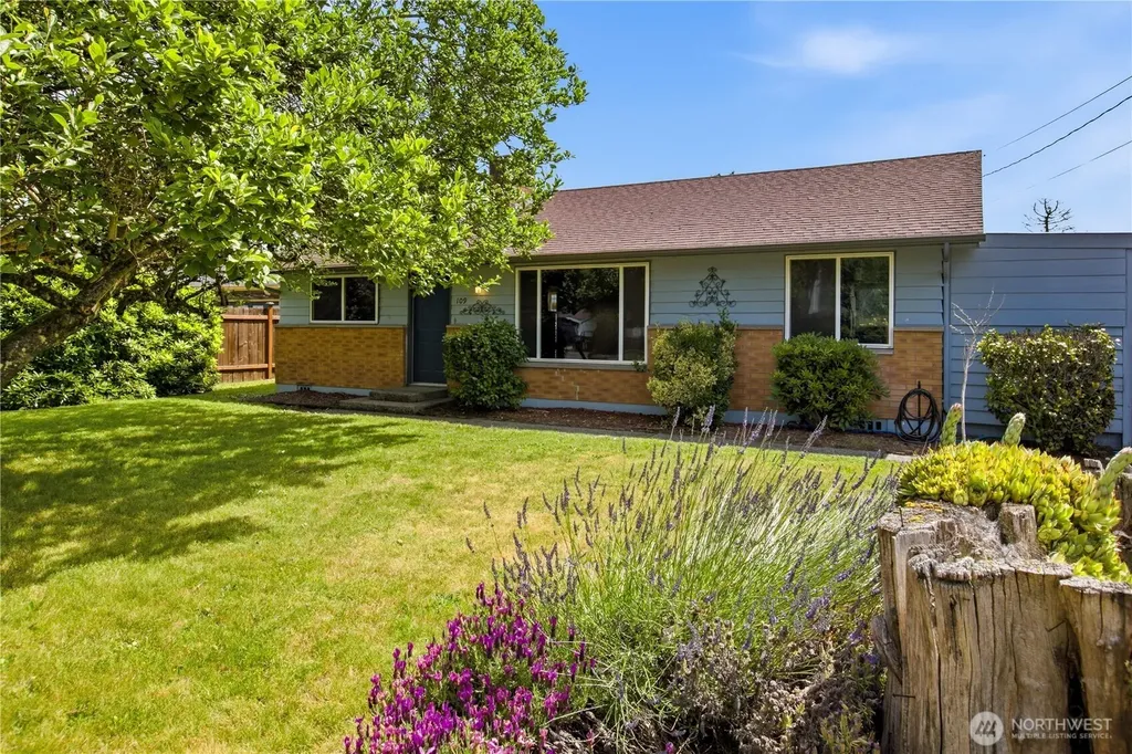 109 Pacific Avenue S Pacific WA 98047