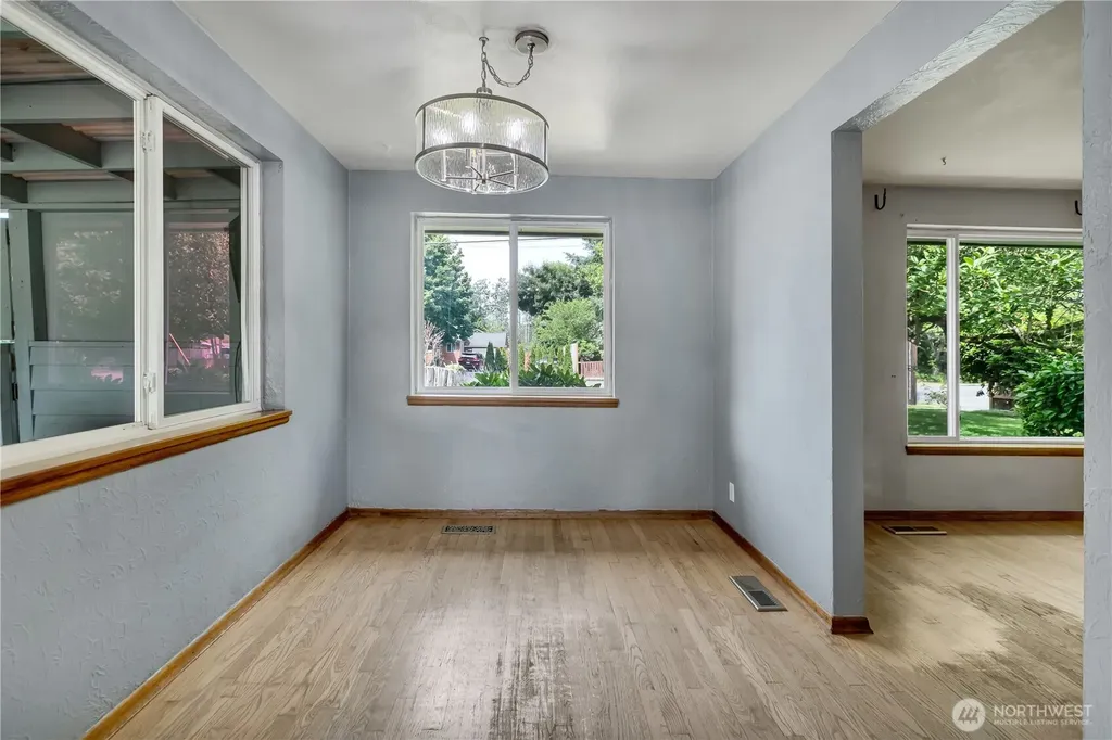 109 Pacific Avenue S Pacific WA 98047