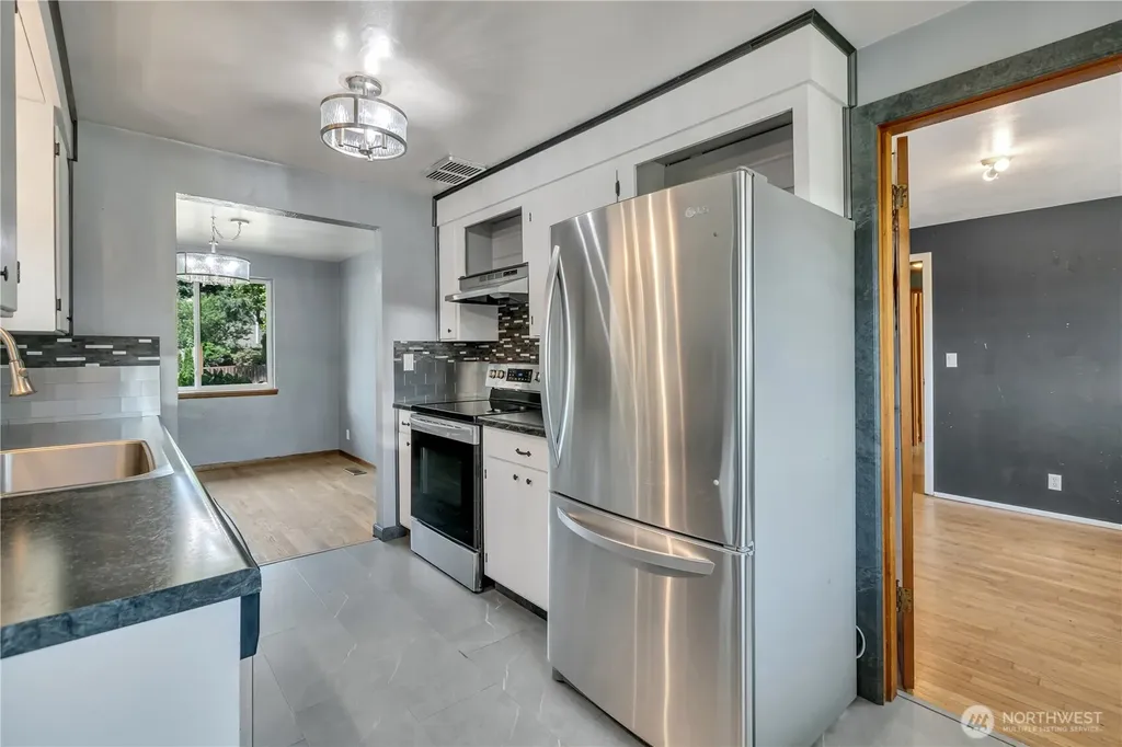 109 Pacific Avenue S Pacific WA 98047