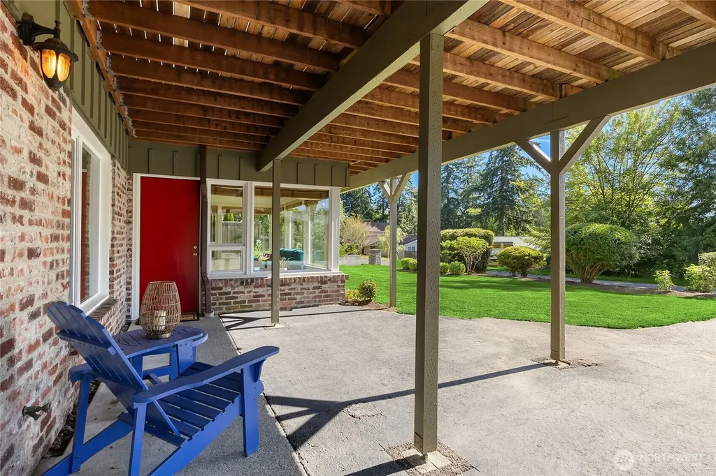 398 Ferncliff Avenue NE Bainbridge Island WA 98110