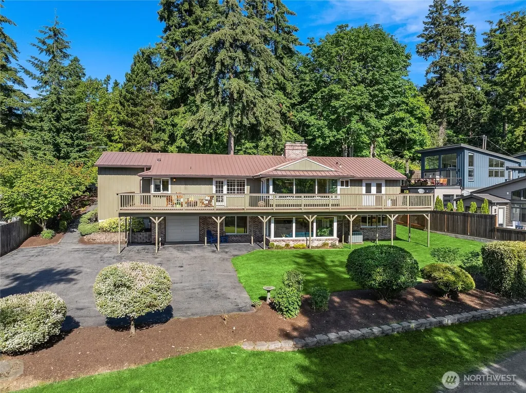 398 Ferncliff Avenue NE Bainbridge Island WA 98110