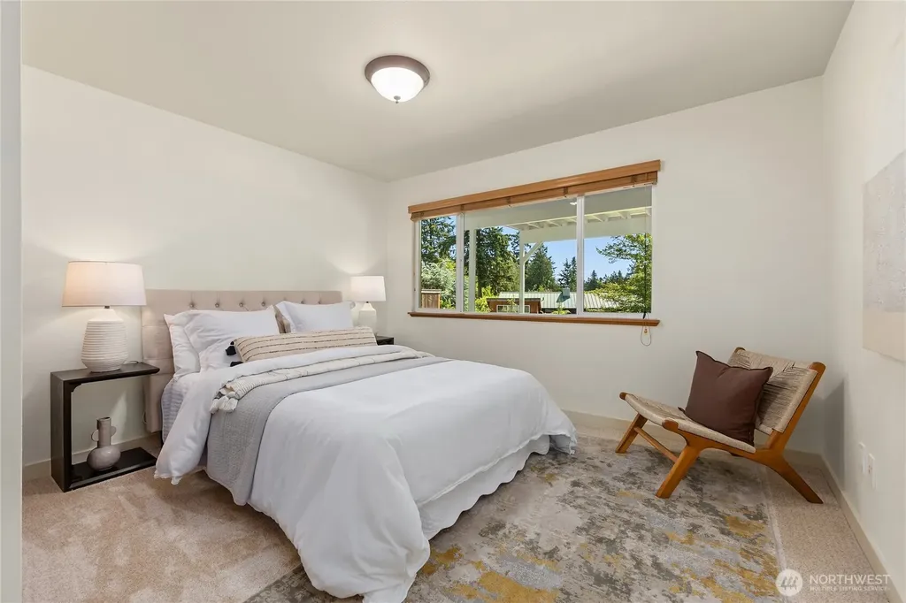398 Ferncliff Avenue NE Bainbridge Island WA 98110