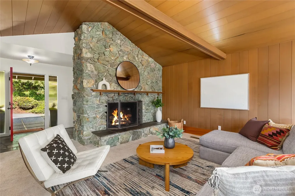 398 Ferncliff Avenue NE Bainbridge Island WA 98110