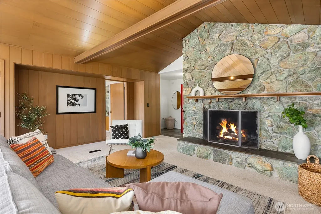398 Ferncliff Avenue NE Bainbridge Island WA 98110