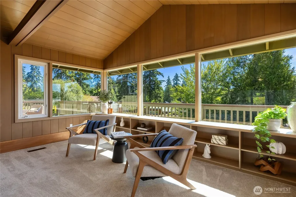 398 Ferncliff Avenue NE Bainbridge Island WA 98110
