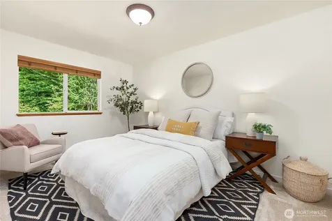 398 Ferncliff Avenue NE Bainbridge Island WA 98110