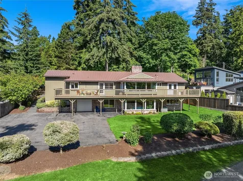 398 Ferncliff Avenue NE Bainbridge Island WA 98110