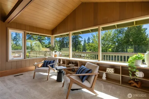 398 Ferncliff Avenue NE Bainbridge Island WA 98110