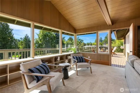 398 Ferncliff Avenue NE Bainbridge Island WA 98110