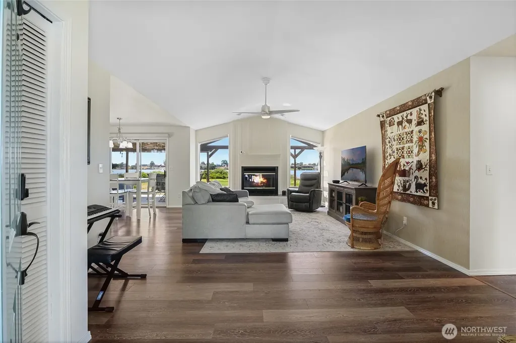 1202 S Eastlake Drive Moses Lake WA 98837