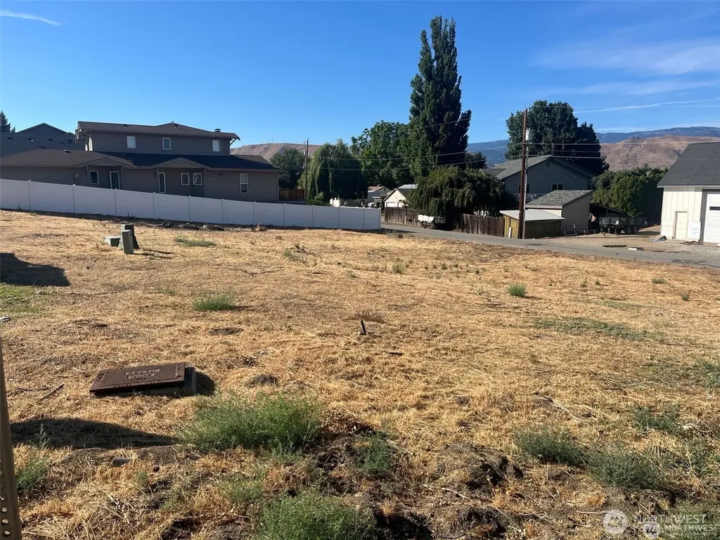 1084 Corum Circle East Wenatchee WA 98802