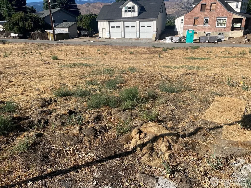 1084 Corum Circle East Wenatchee WA 98802