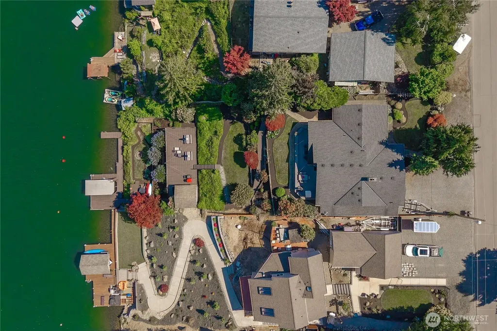 3605 Lakeridge Drive E Lake Tapps WA 98391