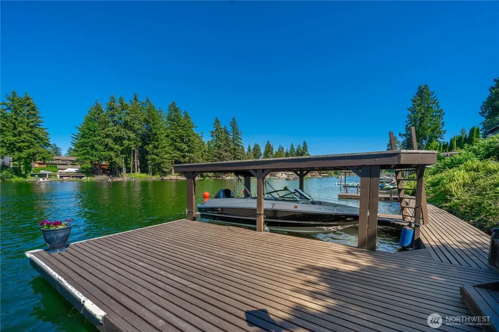 3605 Lakeridge Drive E Lake Tapps WA 98391