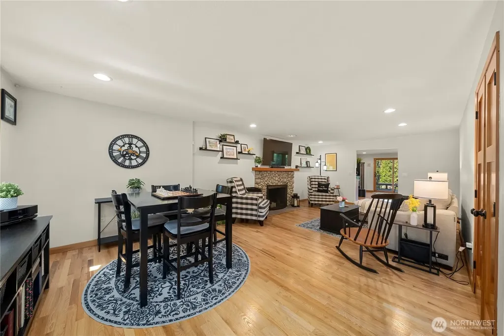 3605 Lakeridge Drive E Lake Tapps WA 98391