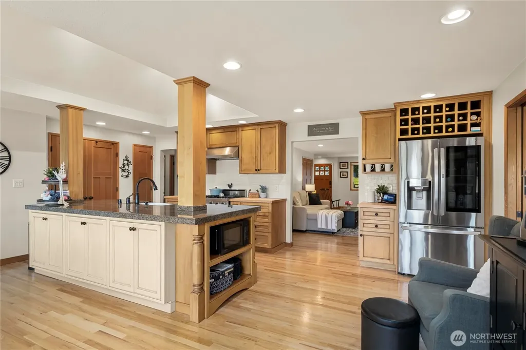 3605 Lakeridge Drive E Lake Tapps WA 98391