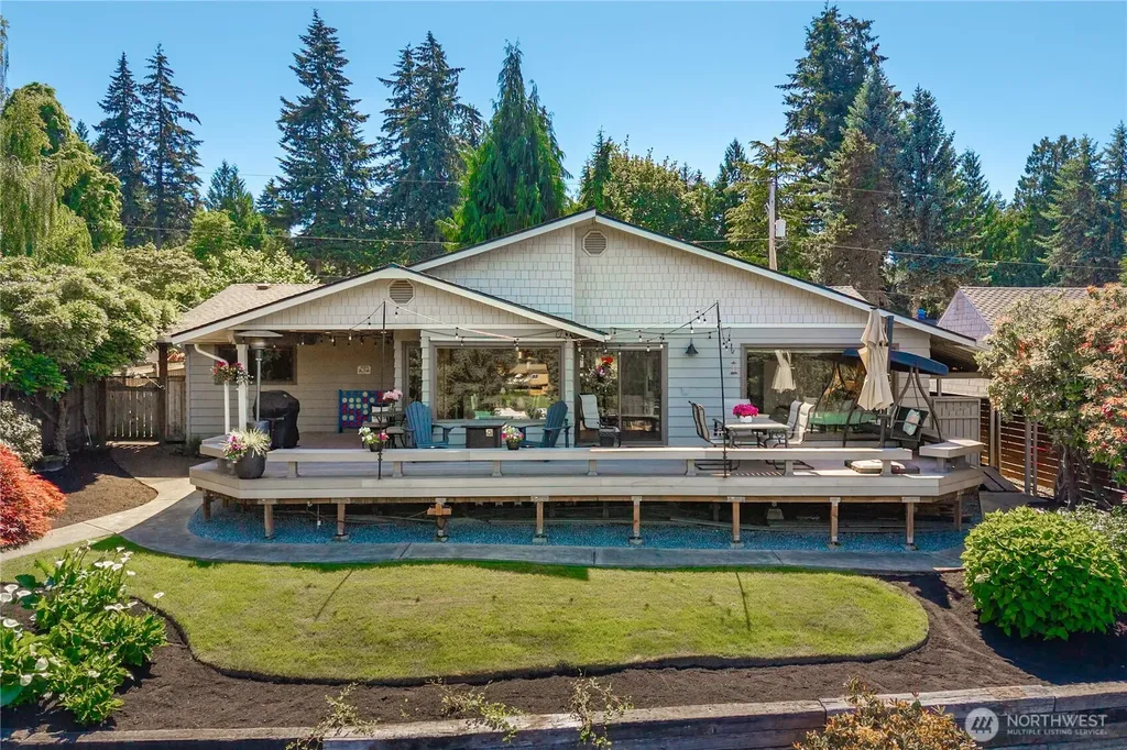 3605 Lakeridge Drive E Lake Tapps WA 98391