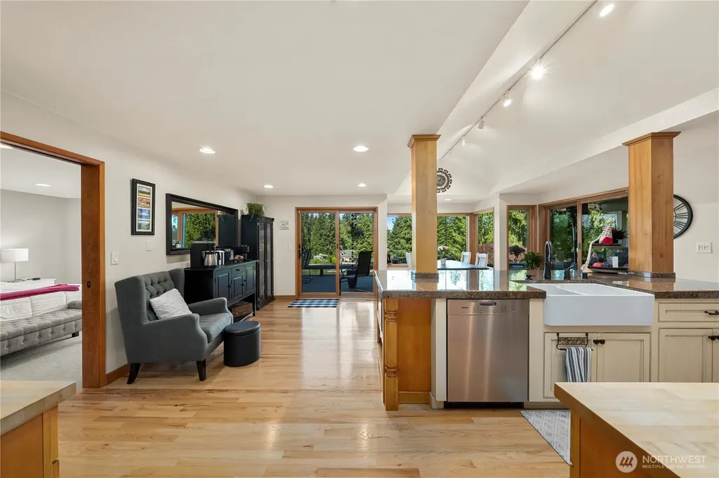 3605 Lakeridge Drive E Lake Tapps WA 98391