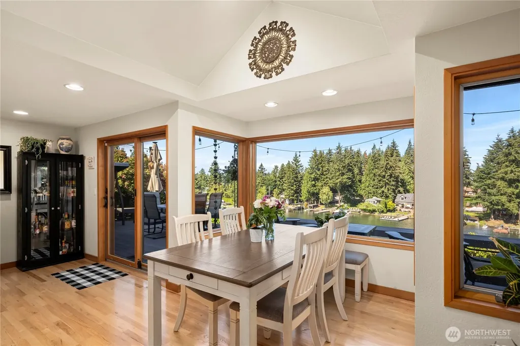3605 Lakeridge Drive E Lake Tapps WA 98391
