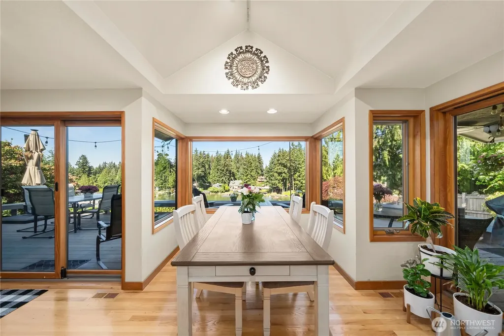 3605 Lakeridge Drive E Lake Tapps WA 98391