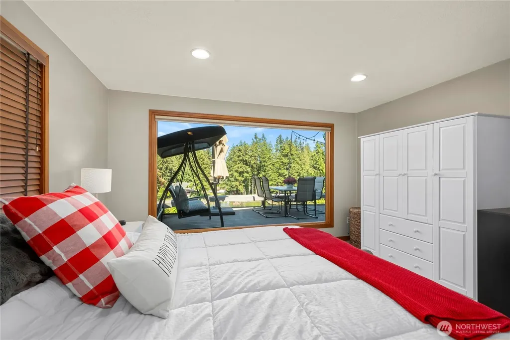 3605 Lakeridge Drive E Lake Tapps WA 98391