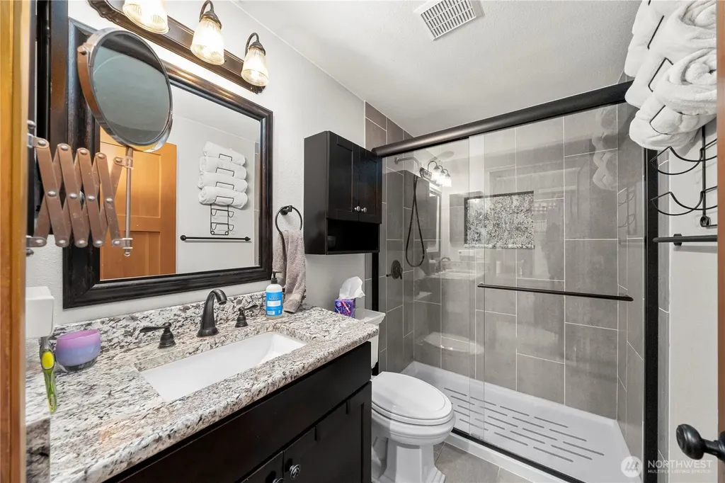 3605 Lakeridge Drive E Lake Tapps WA 98391