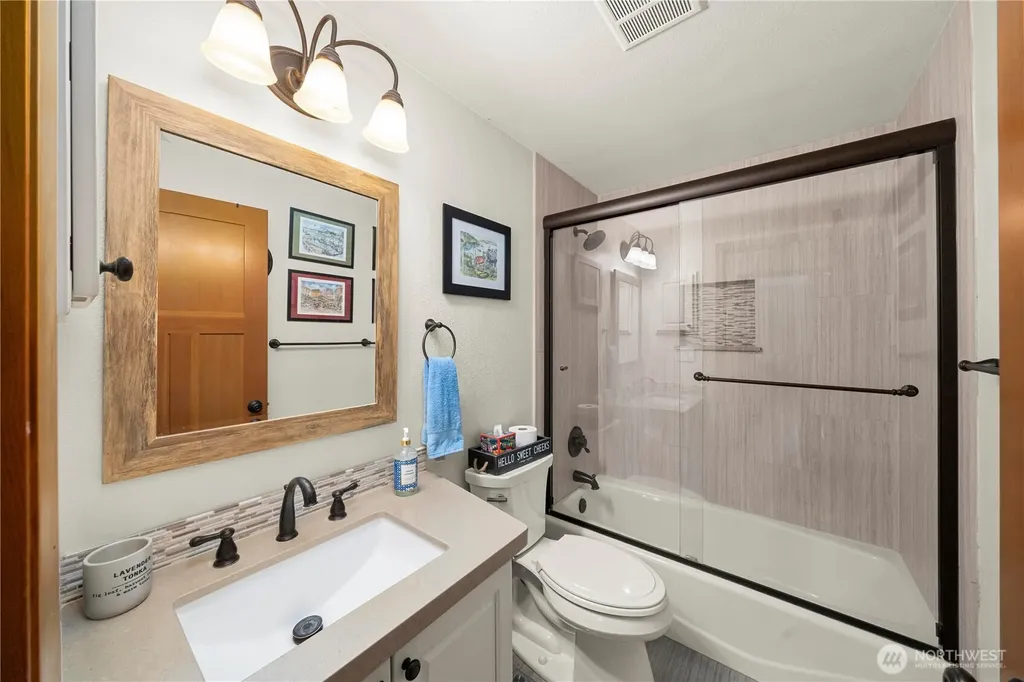 3605 Lakeridge Drive E Lake Tapps WA 98391