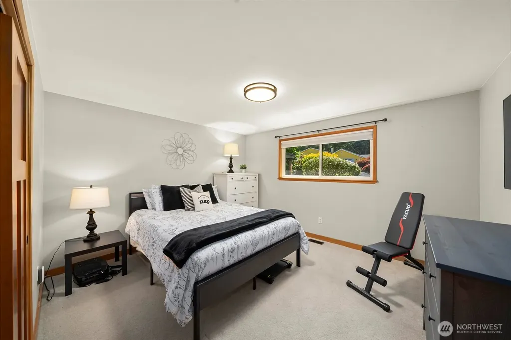 3605 Lakeridge Drive E Lake Tapps WA 98391