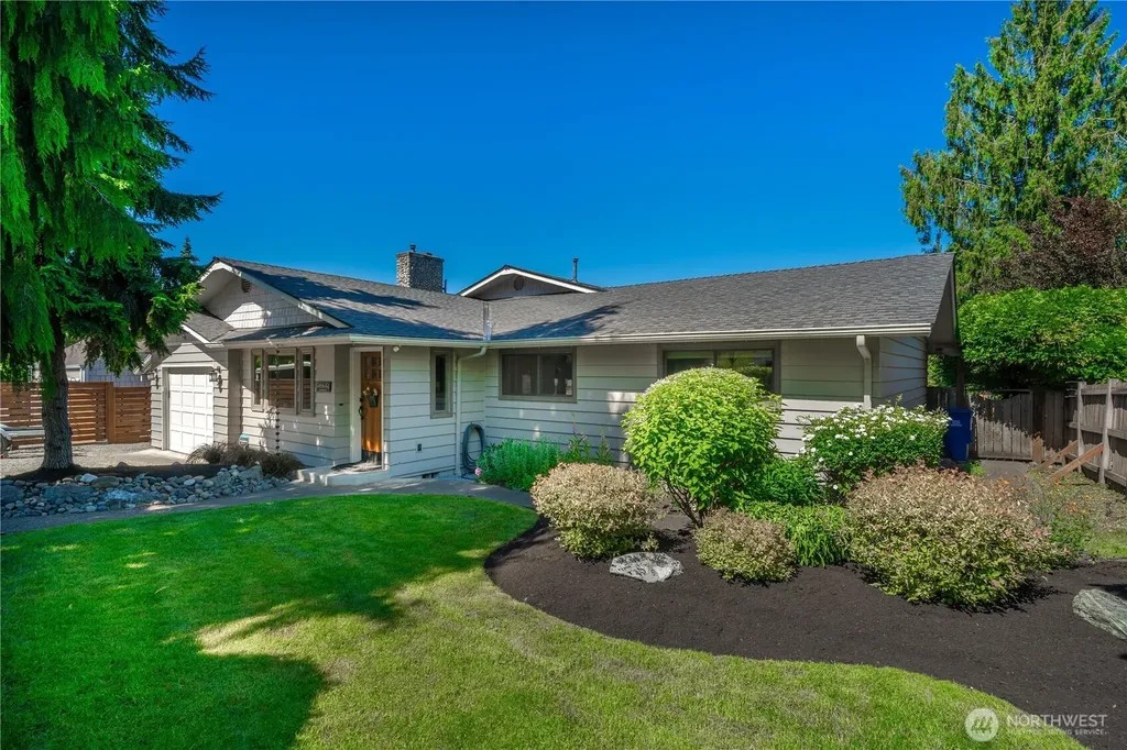 3605 Lakeridge Drive E Lake Tapps WA 98391