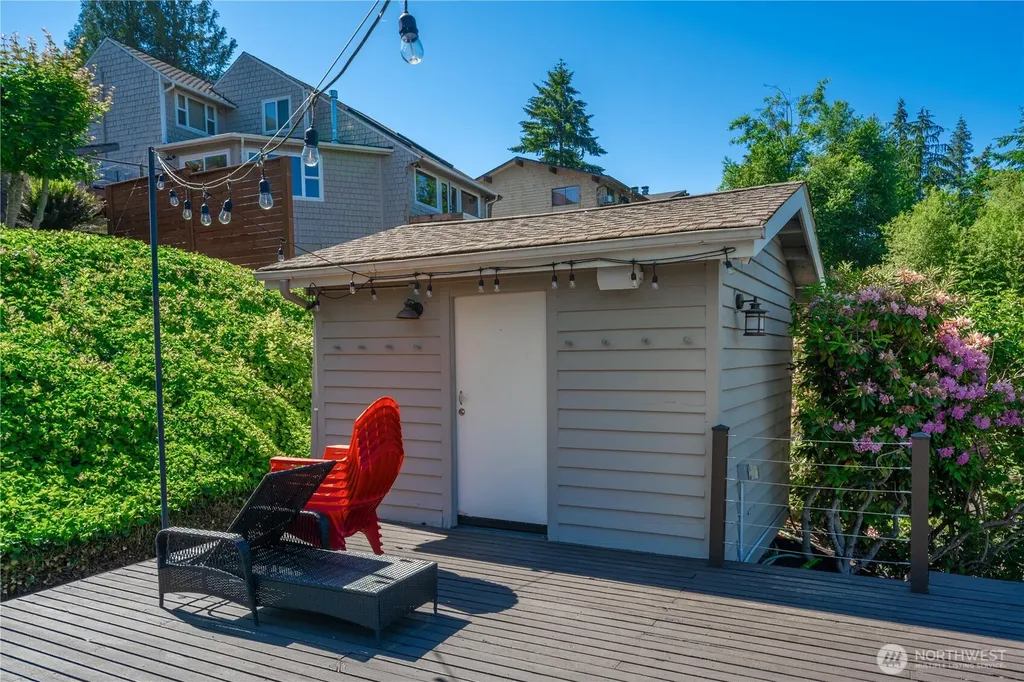 3605 Lakeridge Drive E Lake Tapps WA 98391