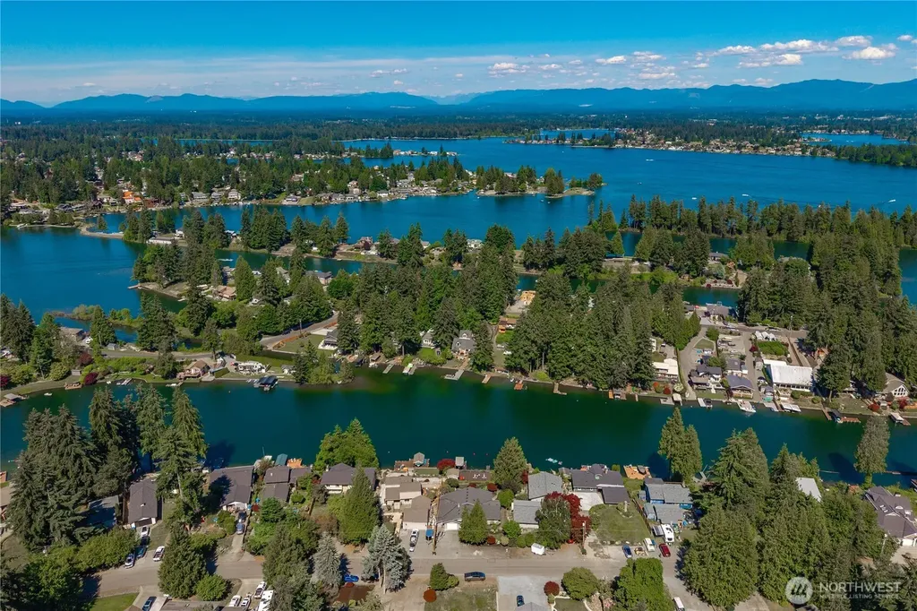 3605 Lakeridge Drive E Lake Tapps WA 98391