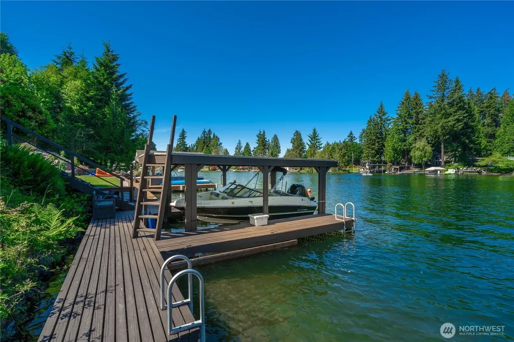 3605 Lakeridge Drive E Lake Tapps WA 98391