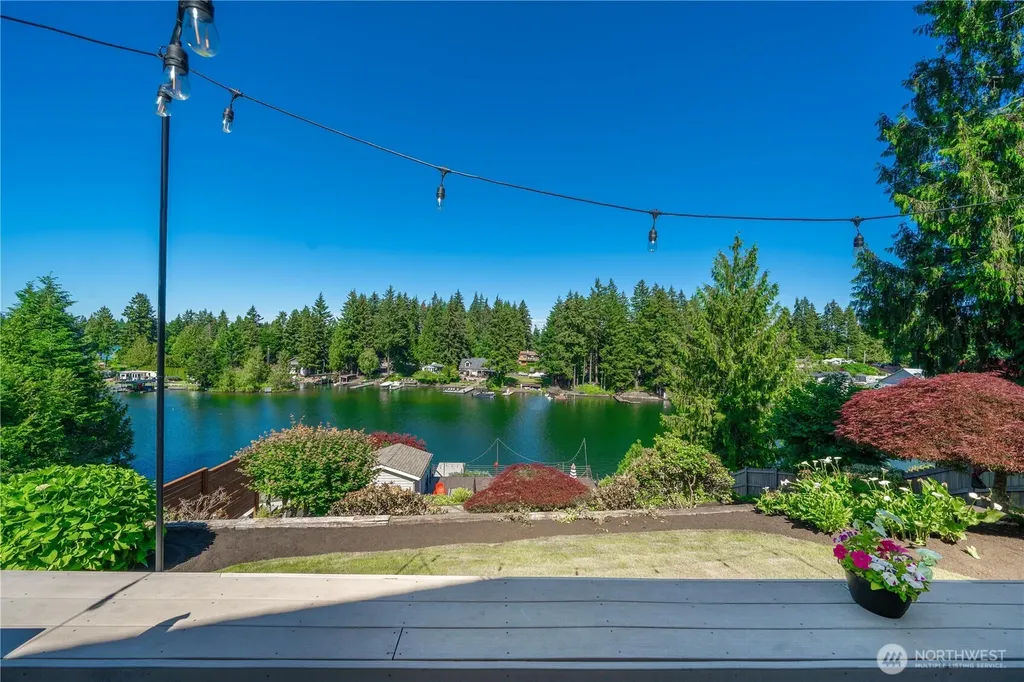 3605 Lakeridge Drive E Lake Tapps WA 98391