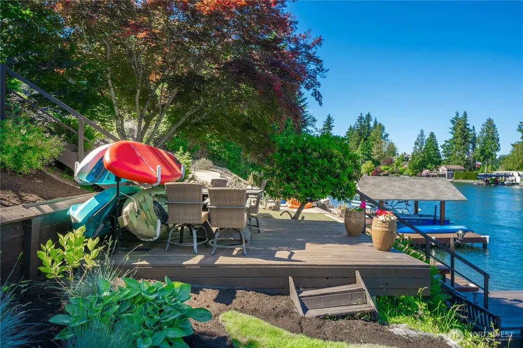 3605 Lakeridge Drive E Lake Tapps WA 98391