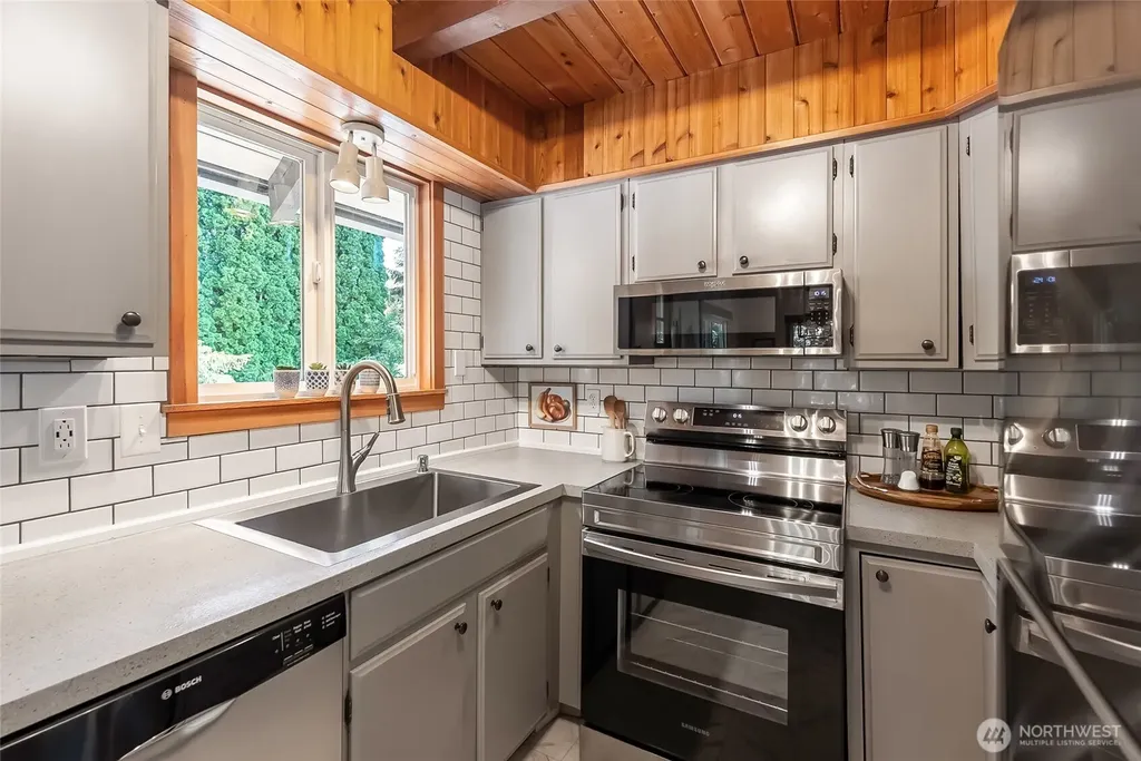 8243 Chilliwack Road Blaine WA 98230
