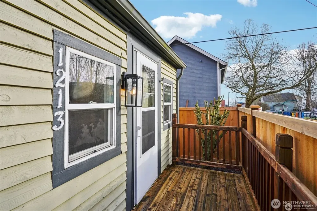 1213 S J Street Tacoma WA 98405